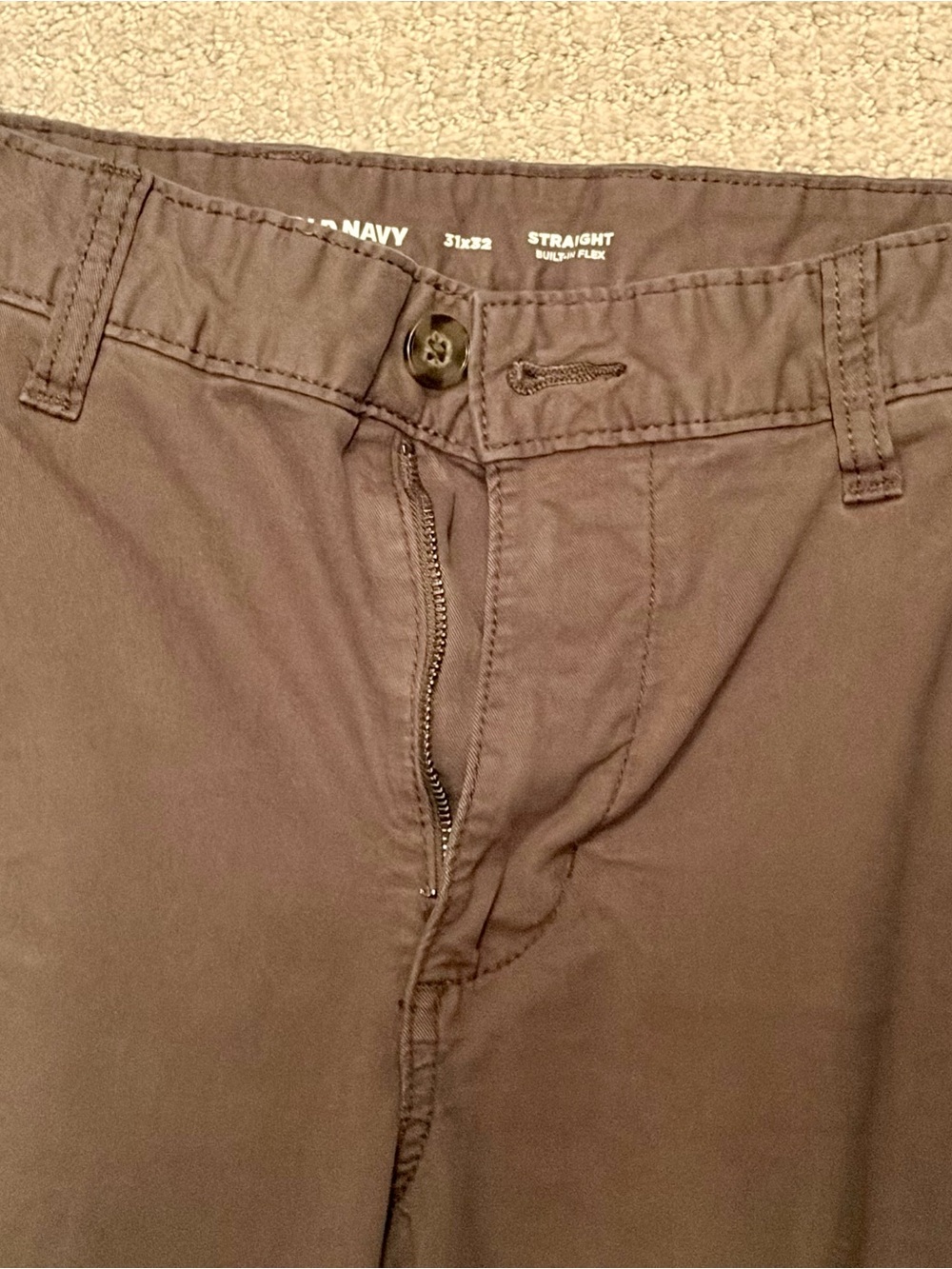 Men's Olive Cargo Pants - Old Navy - Picture 4 of 5